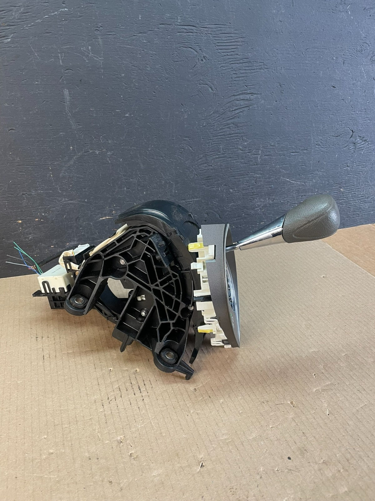 2009 to 2013 Toyota Venza Shifter Shift Gear Select Control 33560-0T020 AE34432
