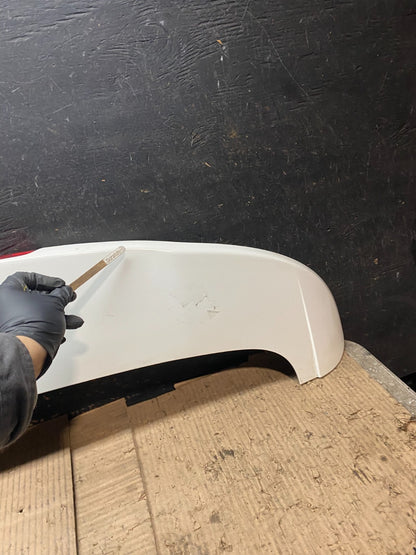 2015 to 2020 Kia Sedona Rear Trunk Spoiler Wing Oem W6091 DG6