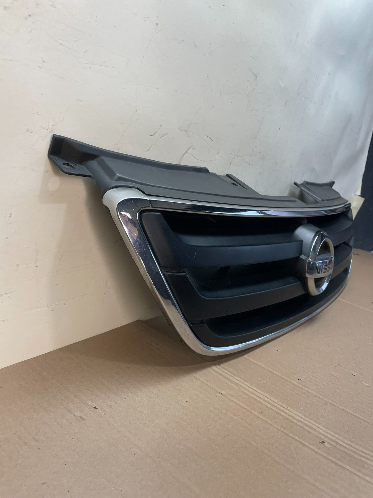 2002 2003 2004 Nissan Altima Front Upper Grill Grille AG7654 DG2