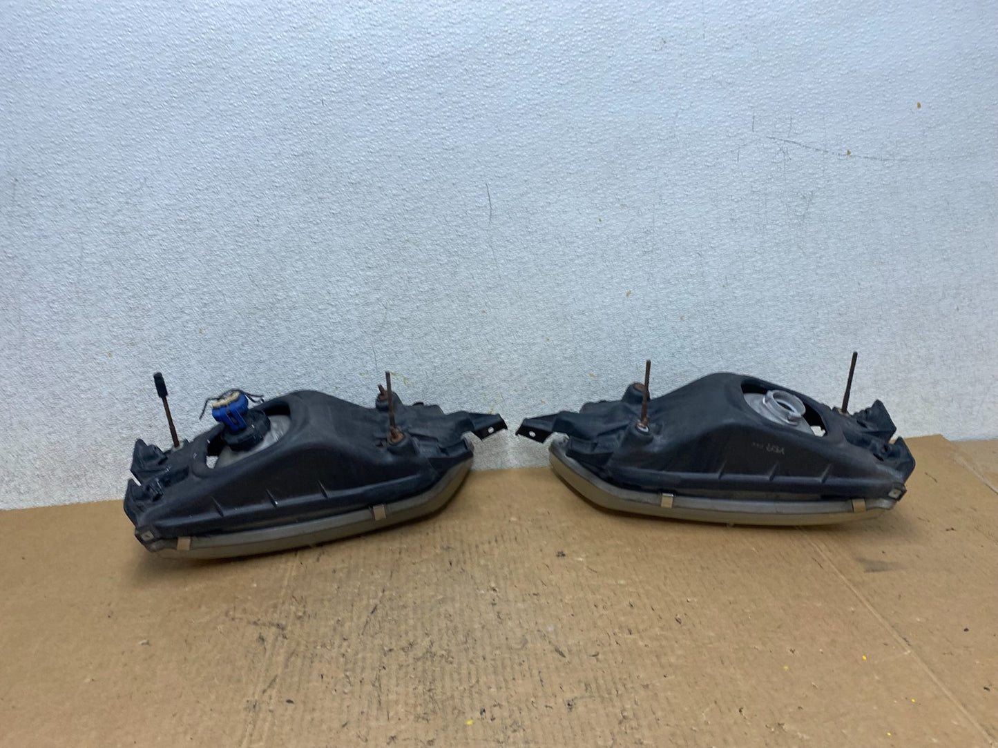 1997 to 1999 Nissan Maxima Left+Right Side Headlights Halogen OEM Q7728 DW5