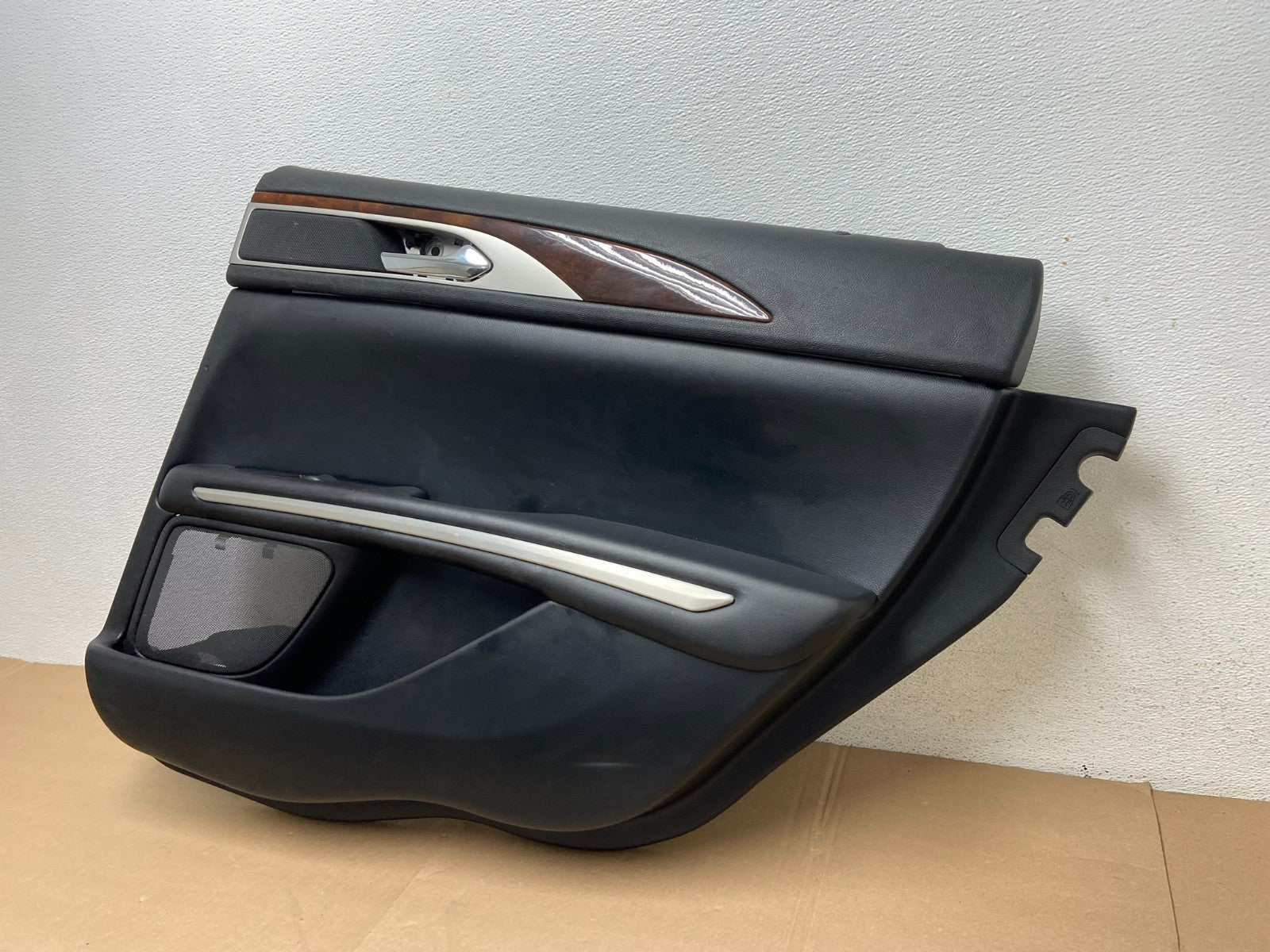 2011-2015 Lincoln MKX Rear Right Passenger Side Panel Door Trim AG4505 DG1