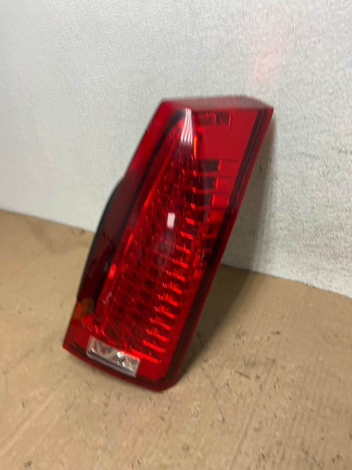 2008 to 2013 Cadillac CTS Right Passenger Side Led Side Tail light AE9370 LK1