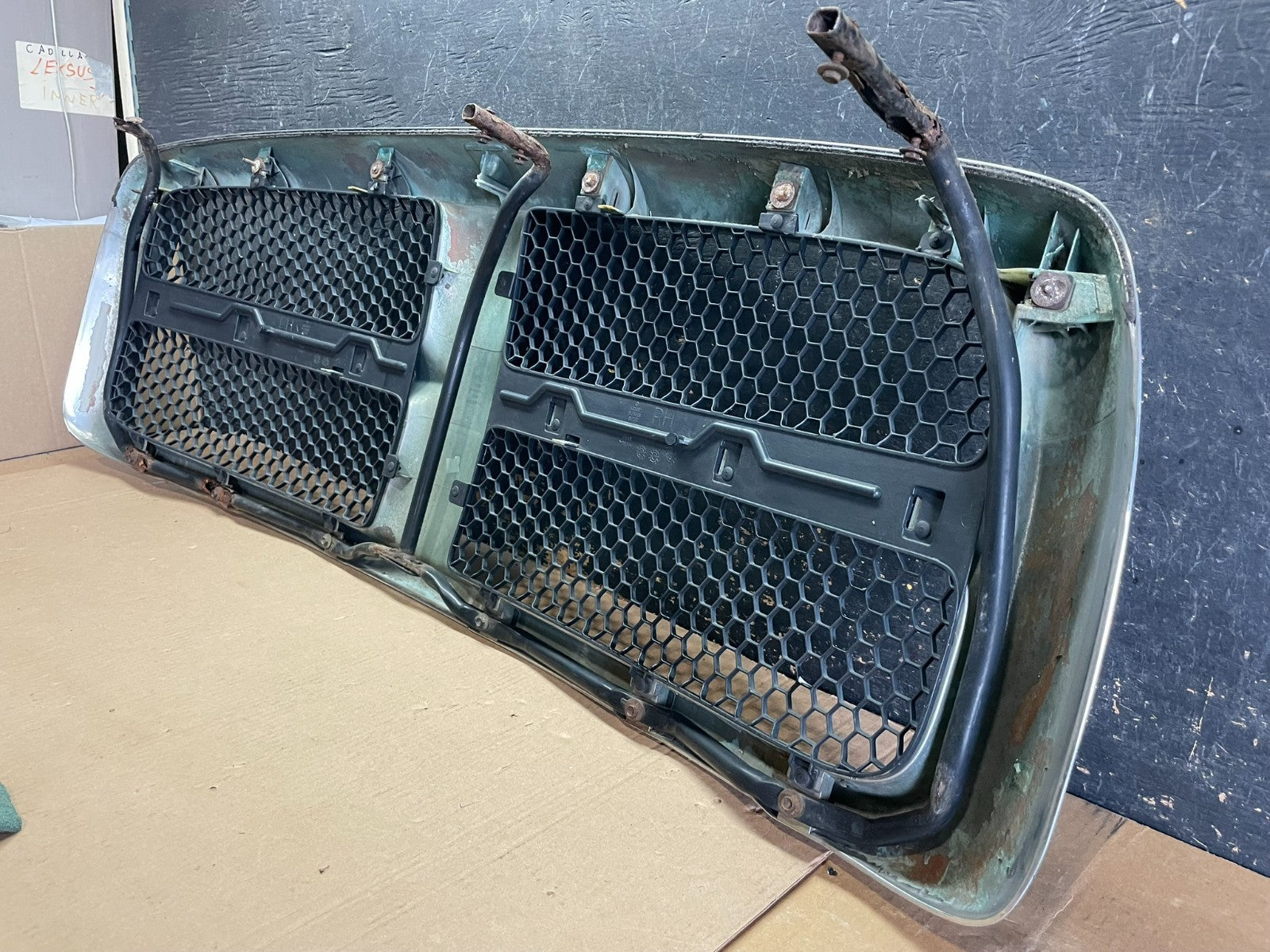 2002 2003 2004 2005 Dodge Ram 1500  Upper Front Grill Grille Z8593 DG7