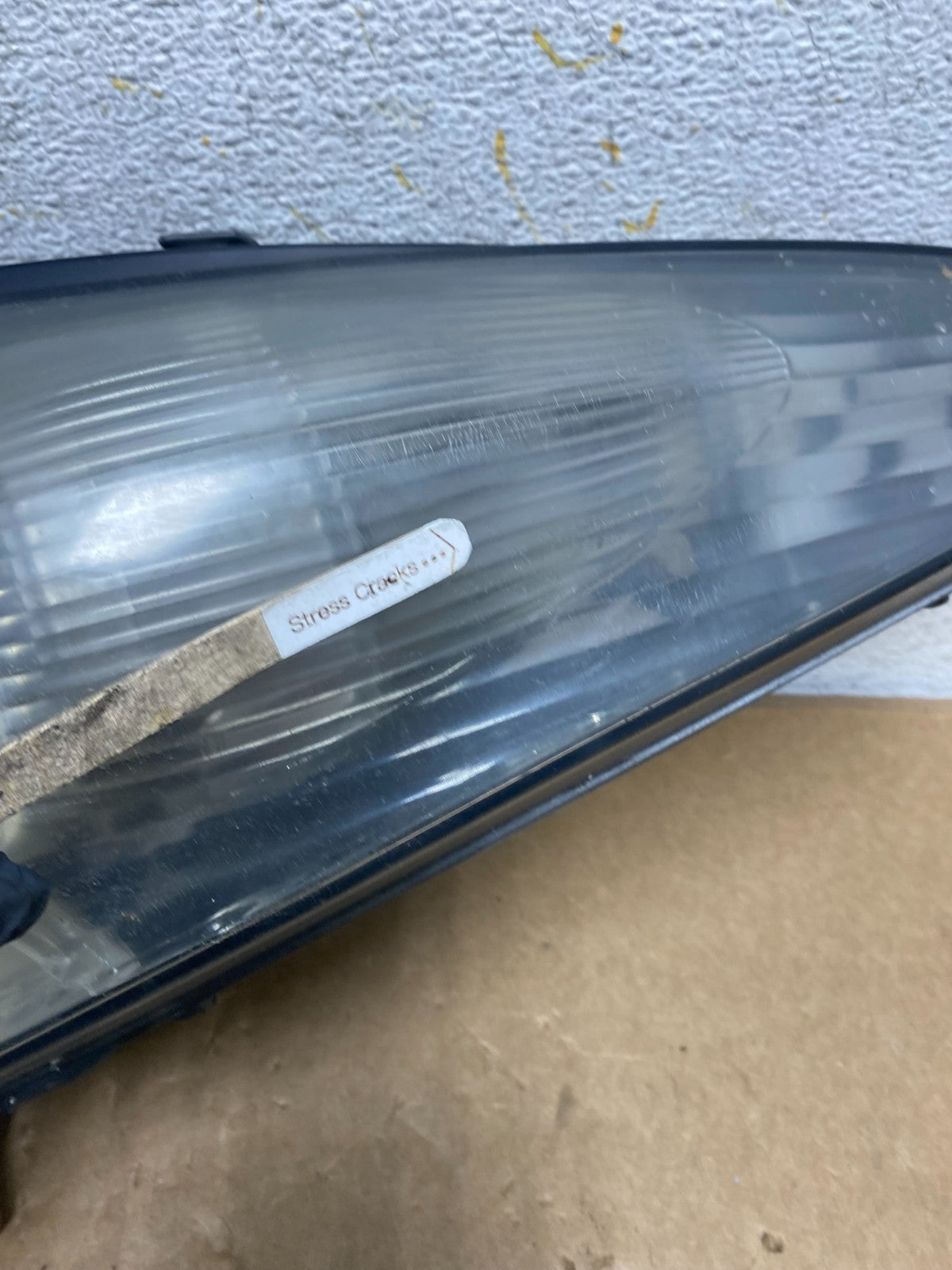 2000 to 2005 Toyota Celica Left Driver LH Halogen Headlight AI3457 DW4