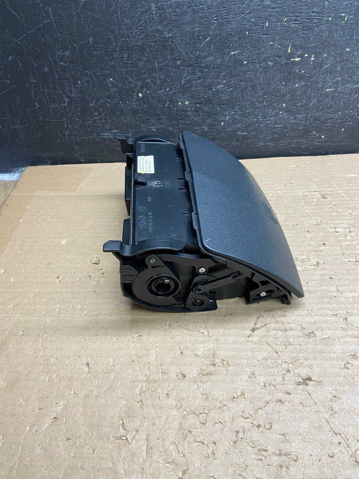 2008-2011 Mercedes W204 C300 Navigation Display Screen Monitor w/Cover AG8526 DG1