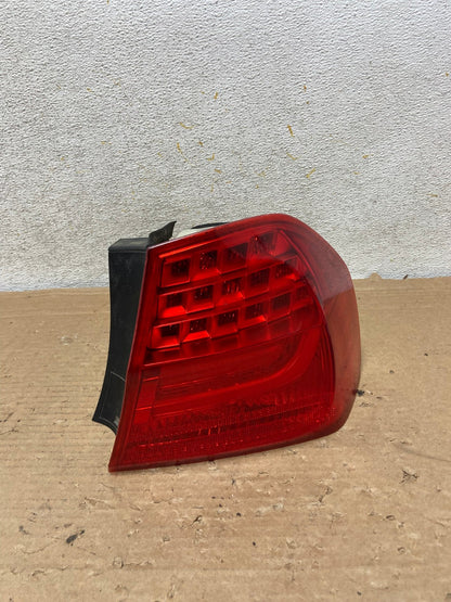 2009 2010 BMW 328i 3 Series Right Passenger RH Side Tail Light AH8925 LK0