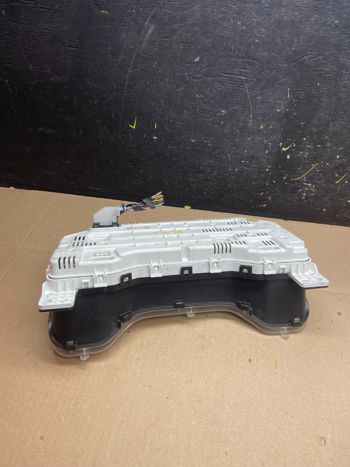 2009 to 2014 Ford E150 E250 Gauge Speedometer Cluster T9138 DG5