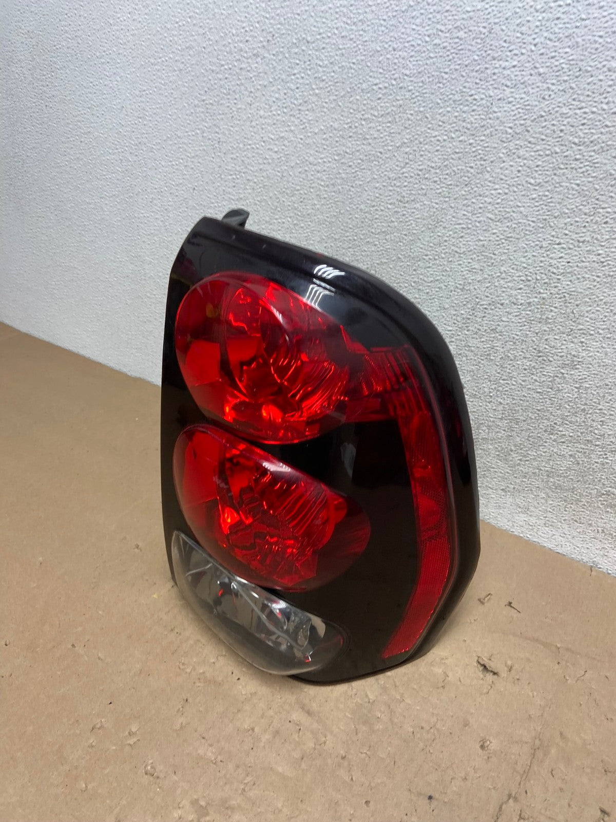 2002 to 2009 Chevrolet Trailblazer Right Passenger Rh Tail Light DEPO AG5626 LK1
