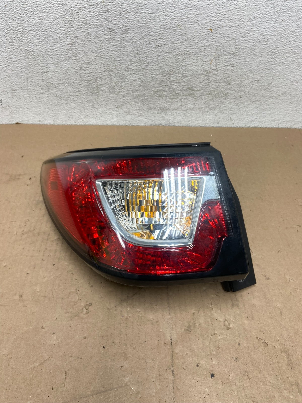2013 to 2017 Chevrolet Traverse Left Driver LH Side Tail Light AG4696 GD0