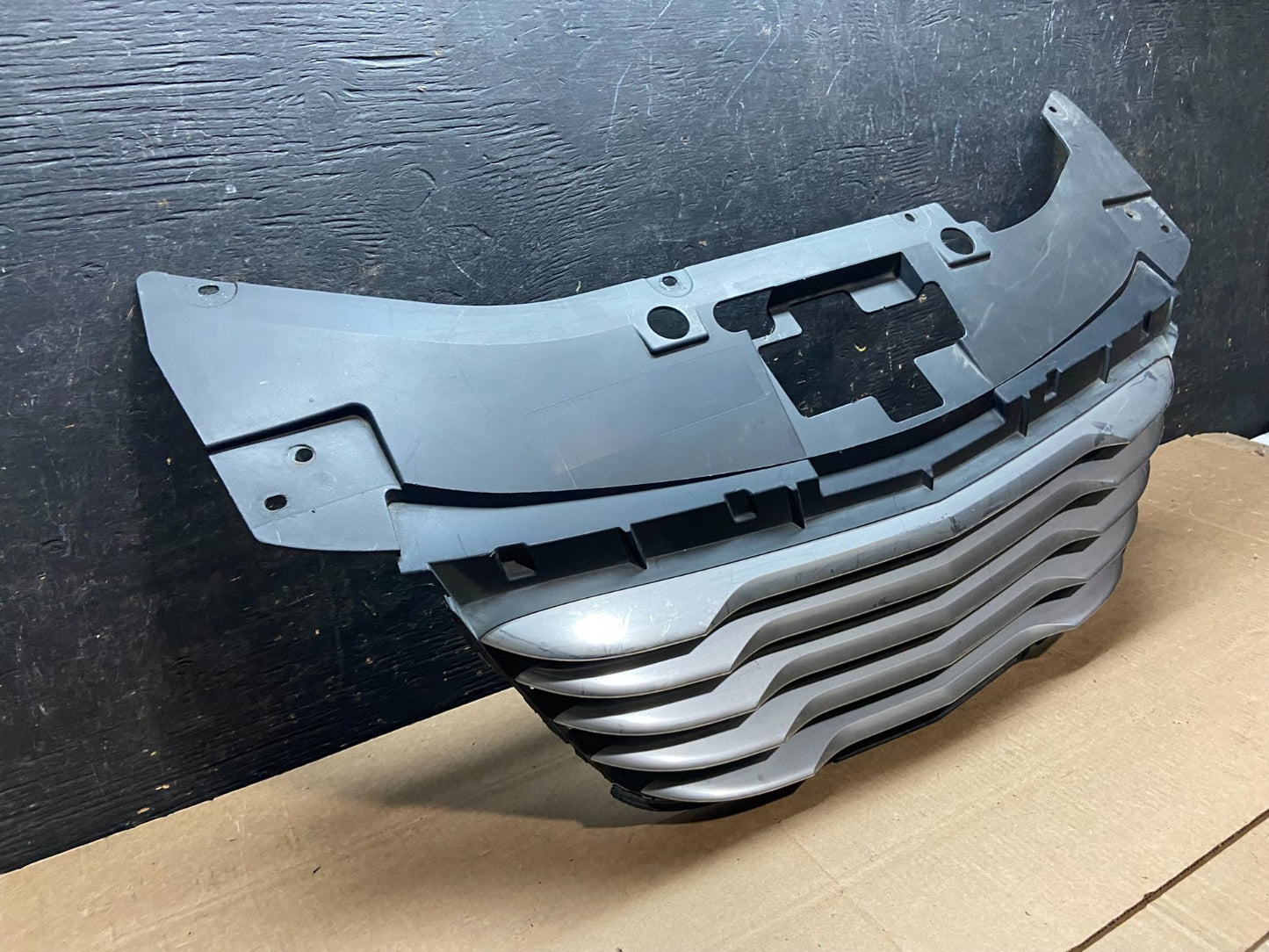 2011 to 2014 Chrysler 200 Front Upper Grill Grille OEM Y9421 DG1