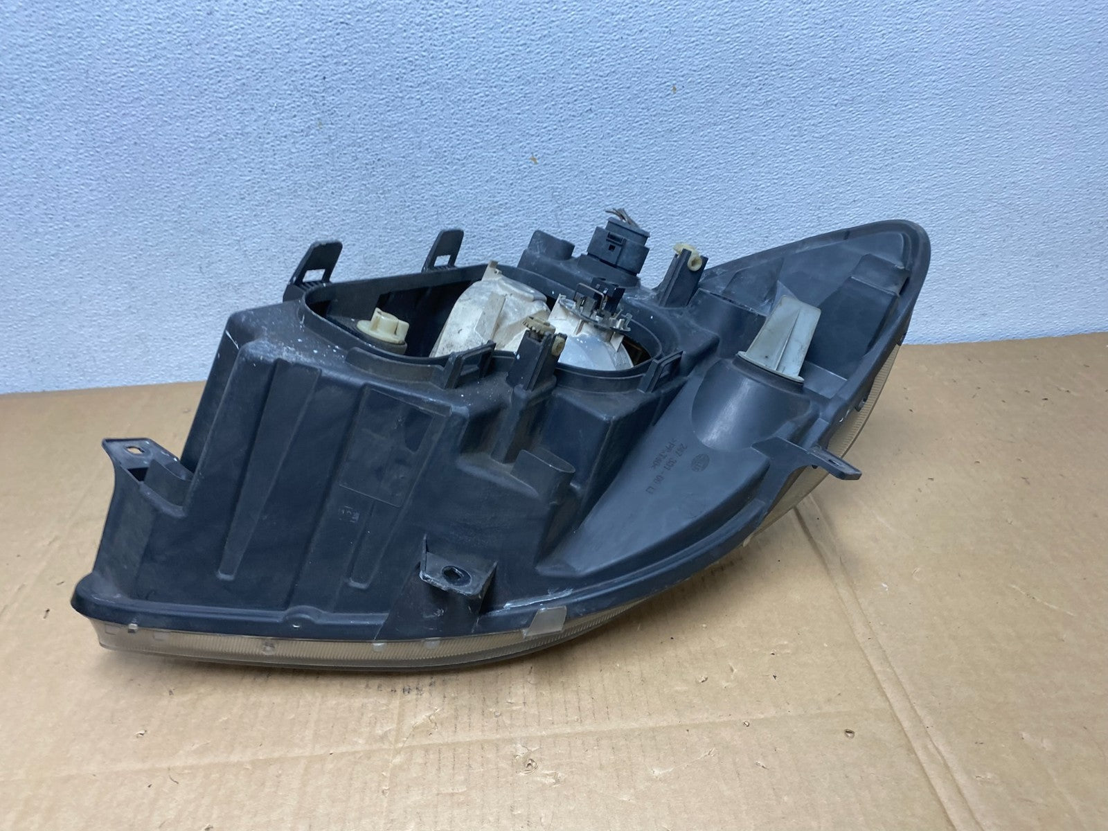2007 to 2013 Mercedes Sprinter Headlight Left Driver Side Halogen AD0875 DW9