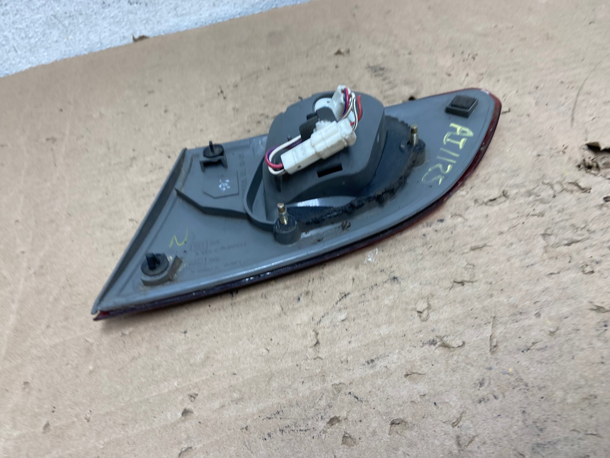 1998-2000 Toyota Corolla Left Driver LH Side Inner Tail light AI1125 LK5
