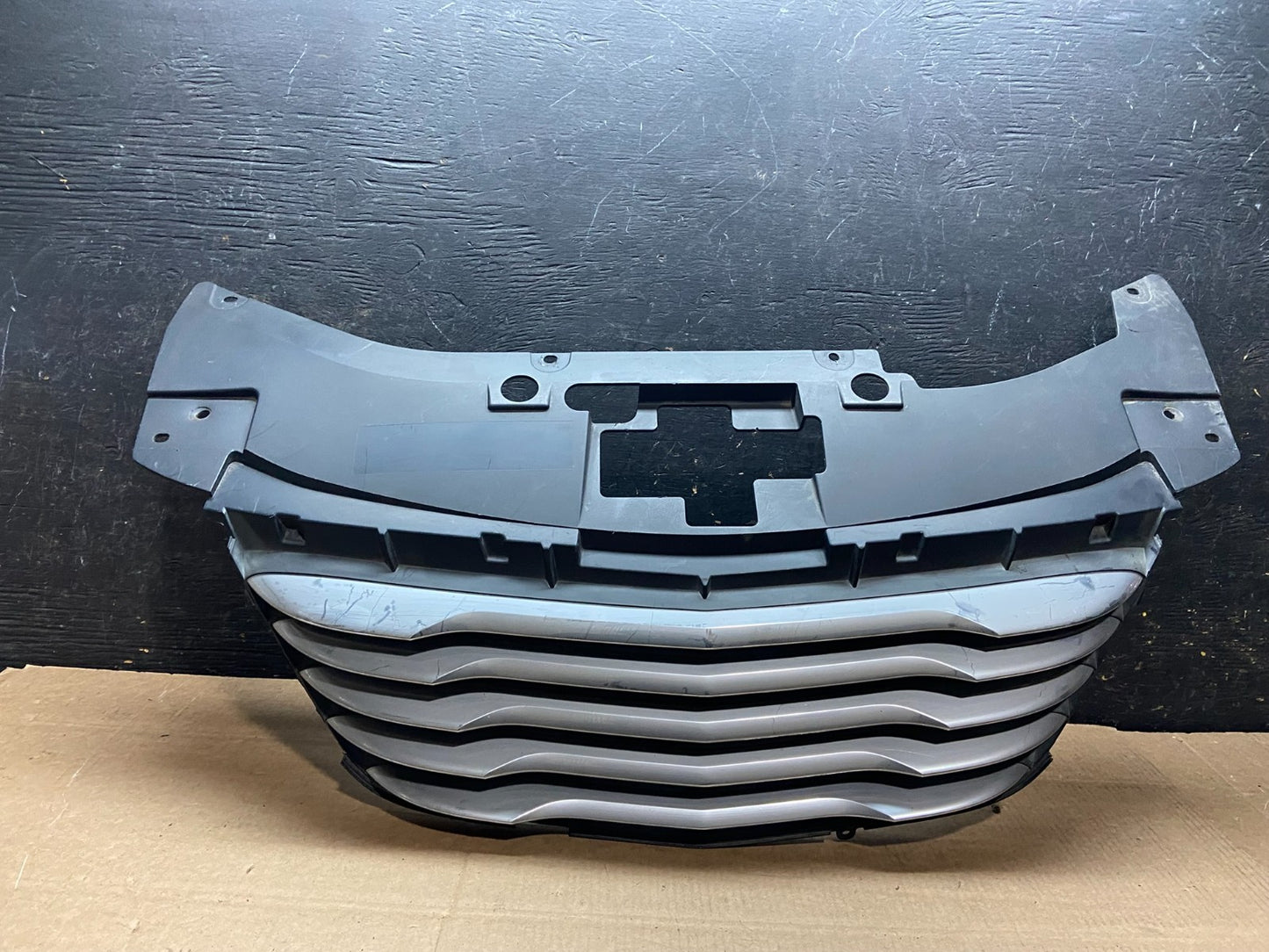 2011 to 2014 Chrysler 200 Front Upper Grill Grille OEM Y9421 DG0