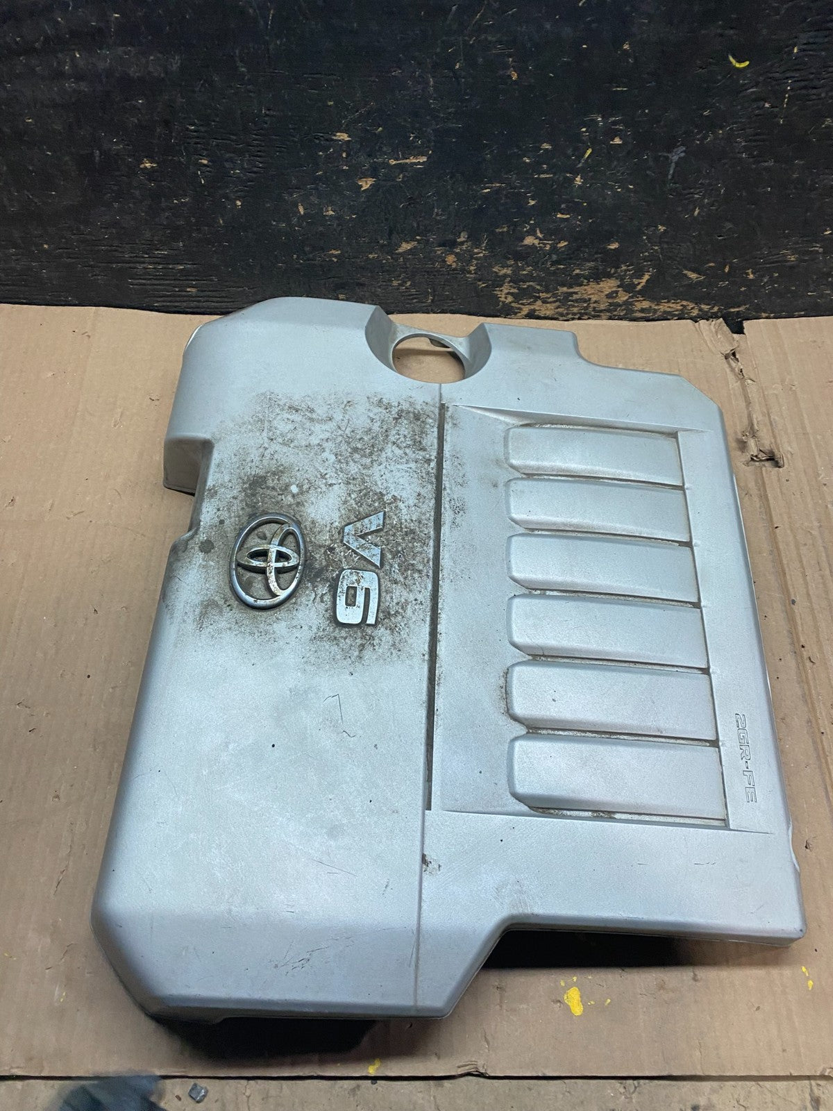 2008 to 2010 Toyota Highlander Top Engine Cover Lid OEM w4852 DG2