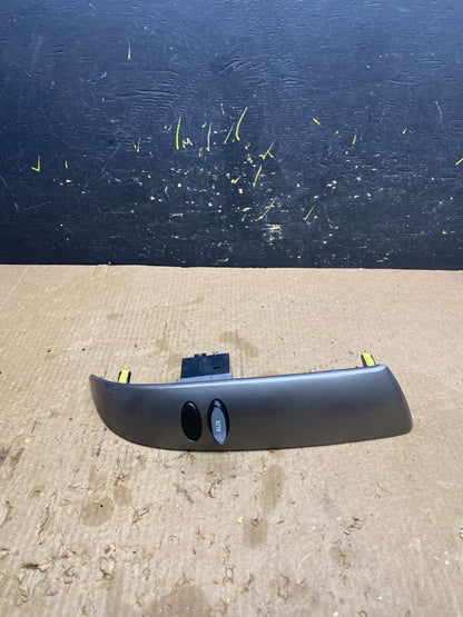 2004 to 2010 Toyota Sienna Right Side Radio Switches Bezel Trim Z7260 DG0