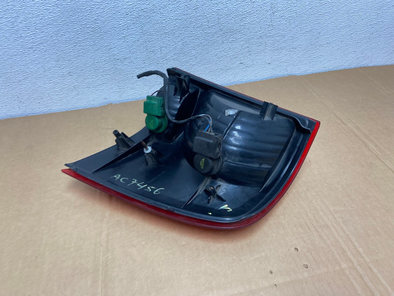 2002 to 2005 Ford Explorer Left Driver Lh Side Tail light AC7456 LK6