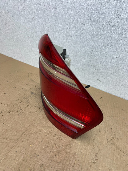 2007 to 2009 Mercedes GL-Class GL450 Right Passenger Tail Light OEM AC0095 DW1