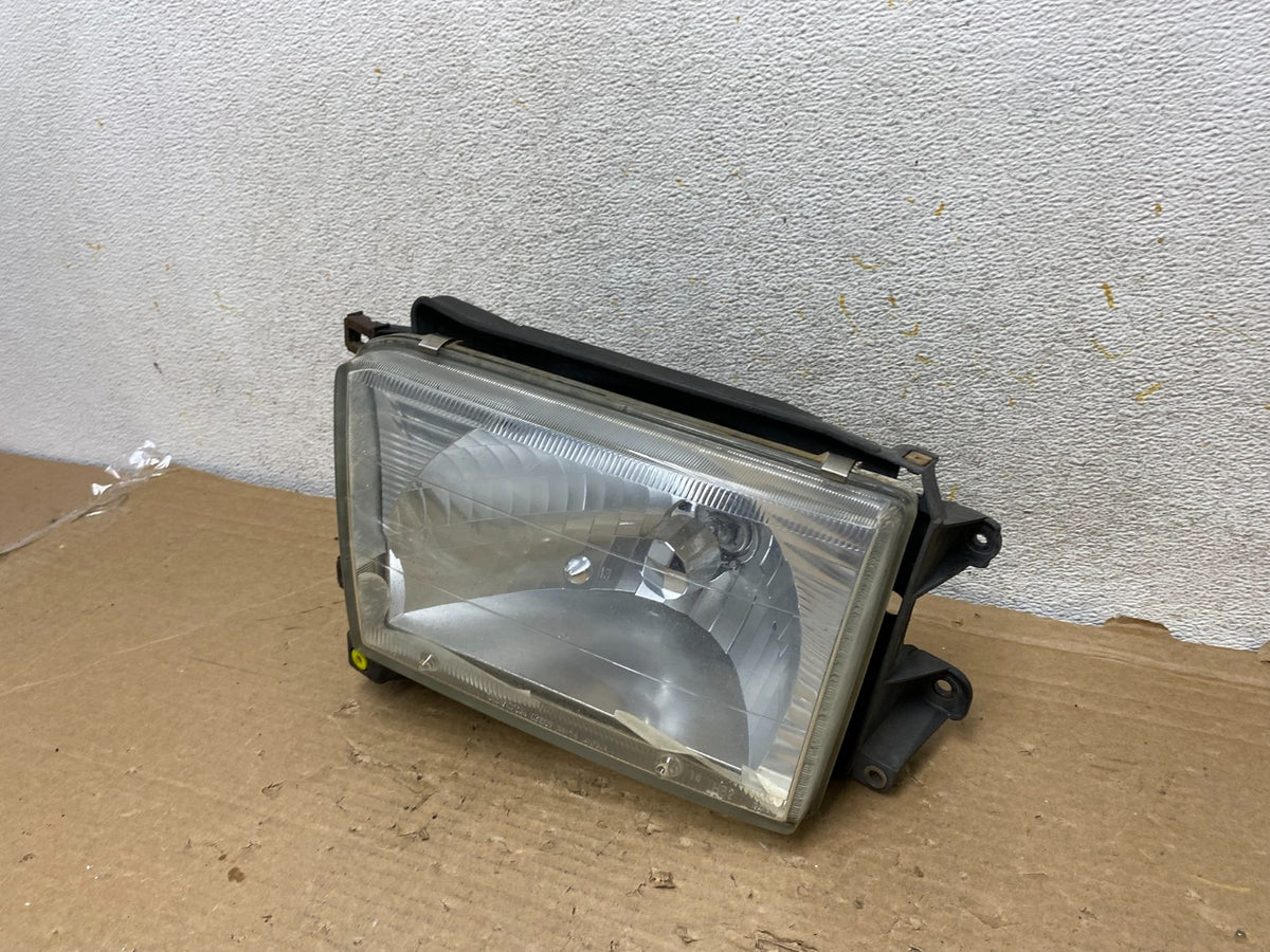 1999 to 2002 Toyota 4Runner Halogen Left Driver LH Headlight AH9012 DW2