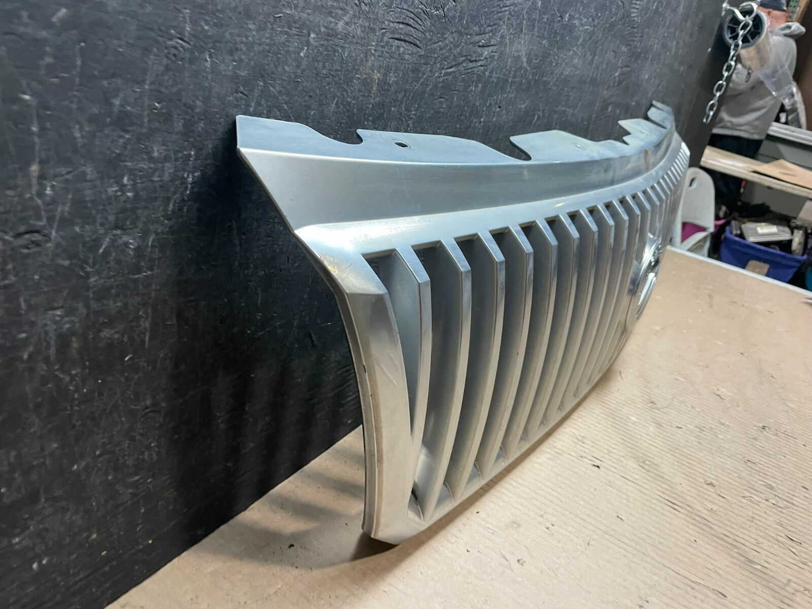 2002 to 2005 Mercury Mountaineer Front Upper Grill Grille Oem j3443 DG2