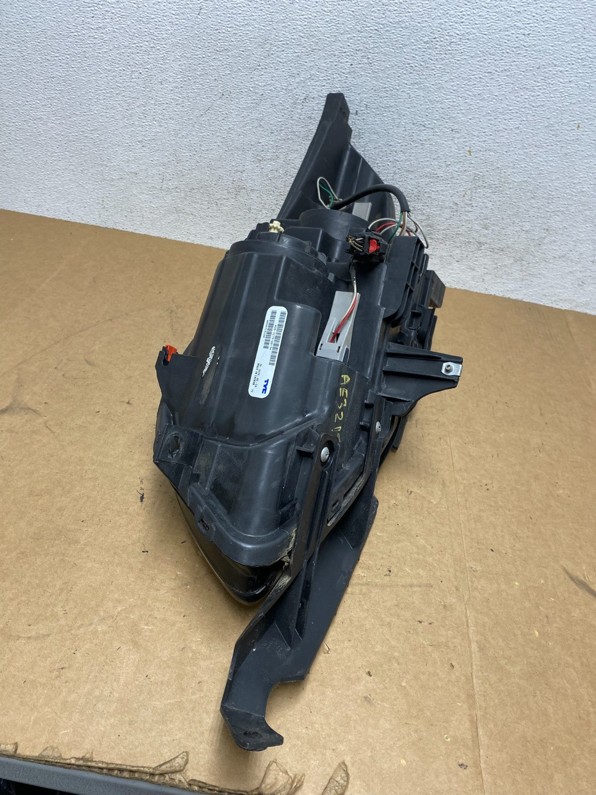 2013 - 2015 Chevrolet Malibu Projector Headlight Right Passenger TYC AE3217 DW10