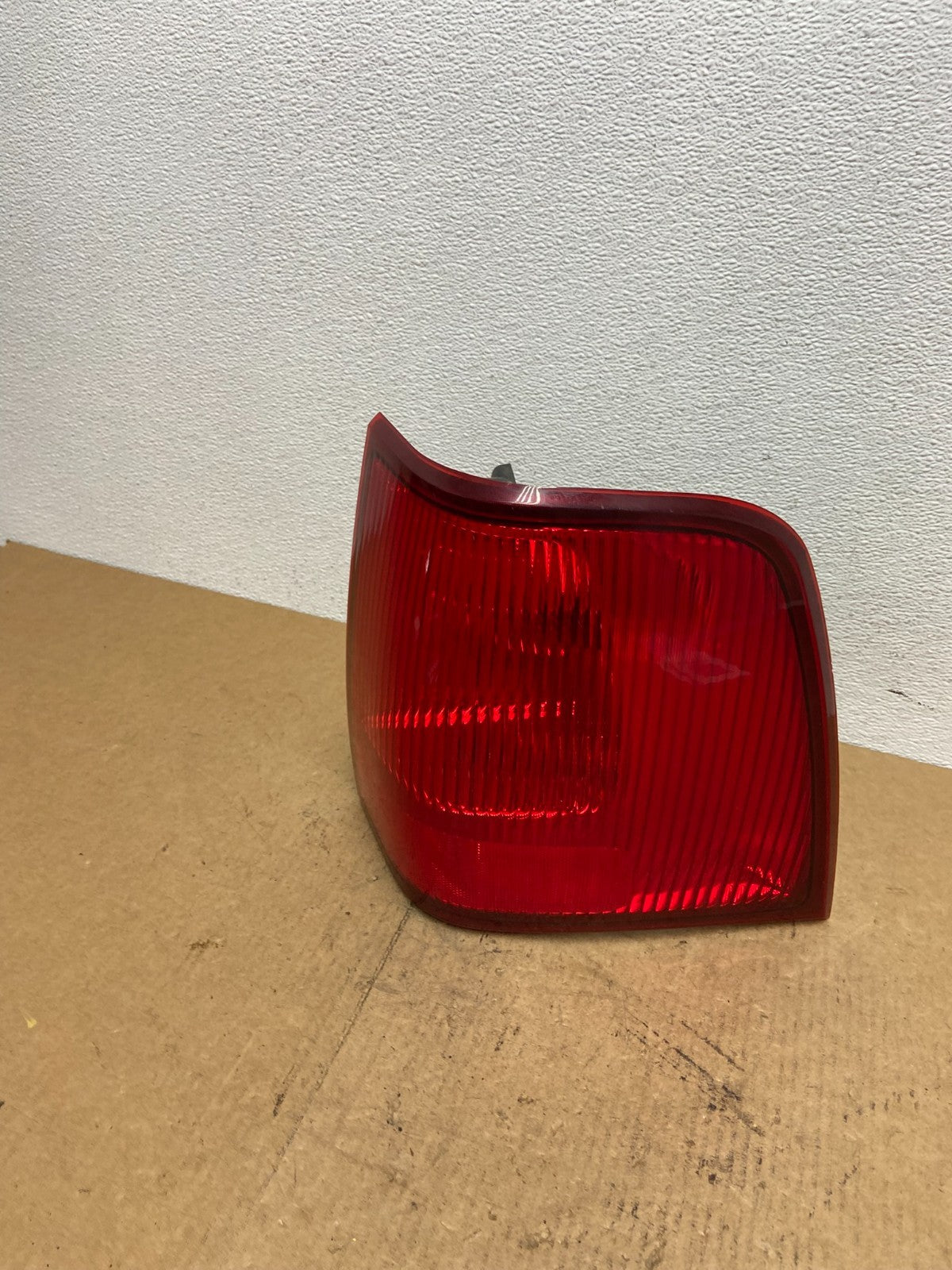2003 to 2006 Lincoln Navigator Right Passenger Side Tail Light Oem AC3251 DW0