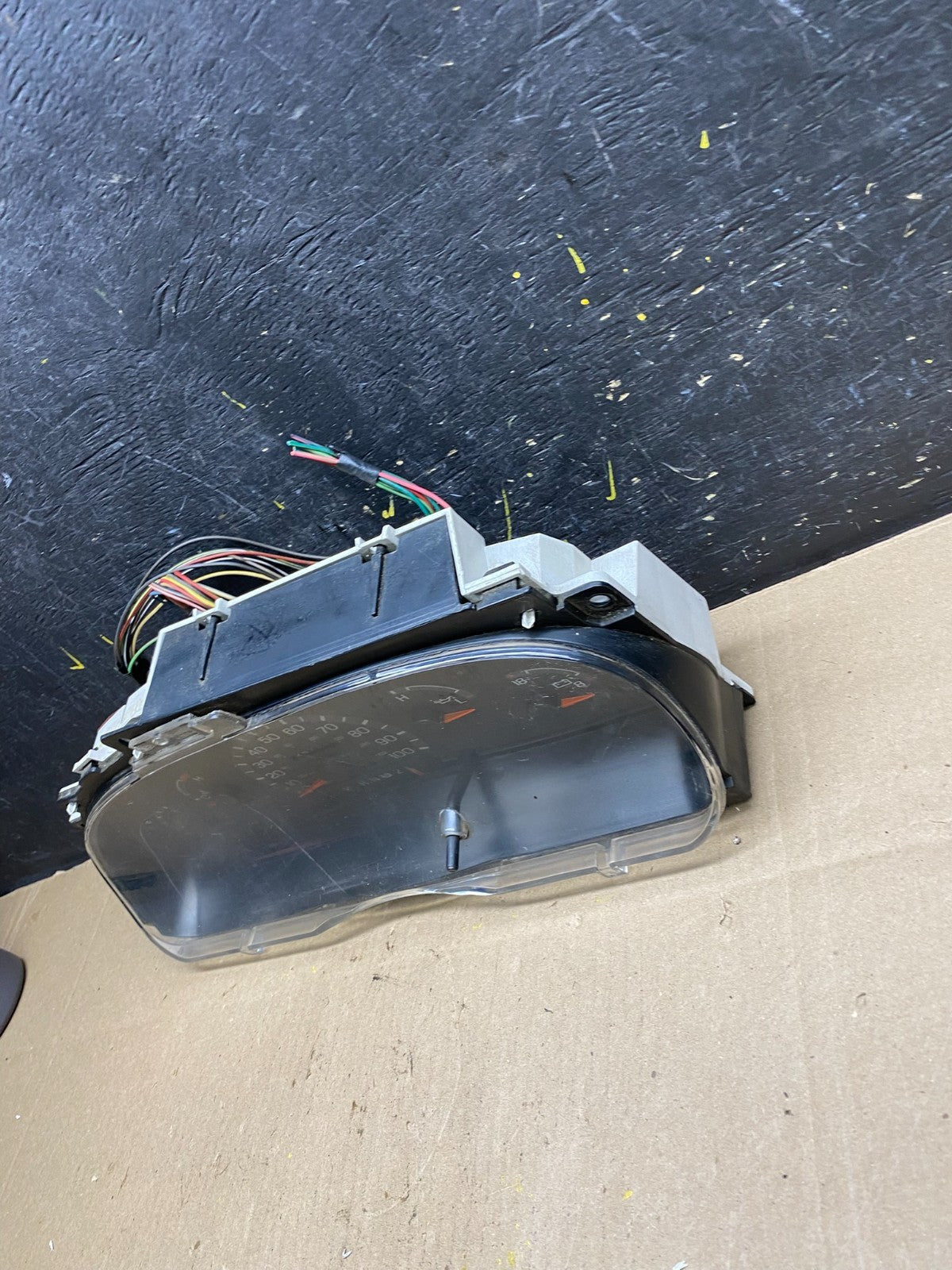 2000 - 2002 Ford Econoline E150 E250 E350 Speedometer Instrument Cluster T93072