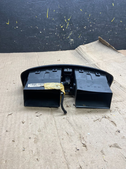2004 to 2009 Cadillac SRX Front Center Dash A/C Air Vent X1889 DG3