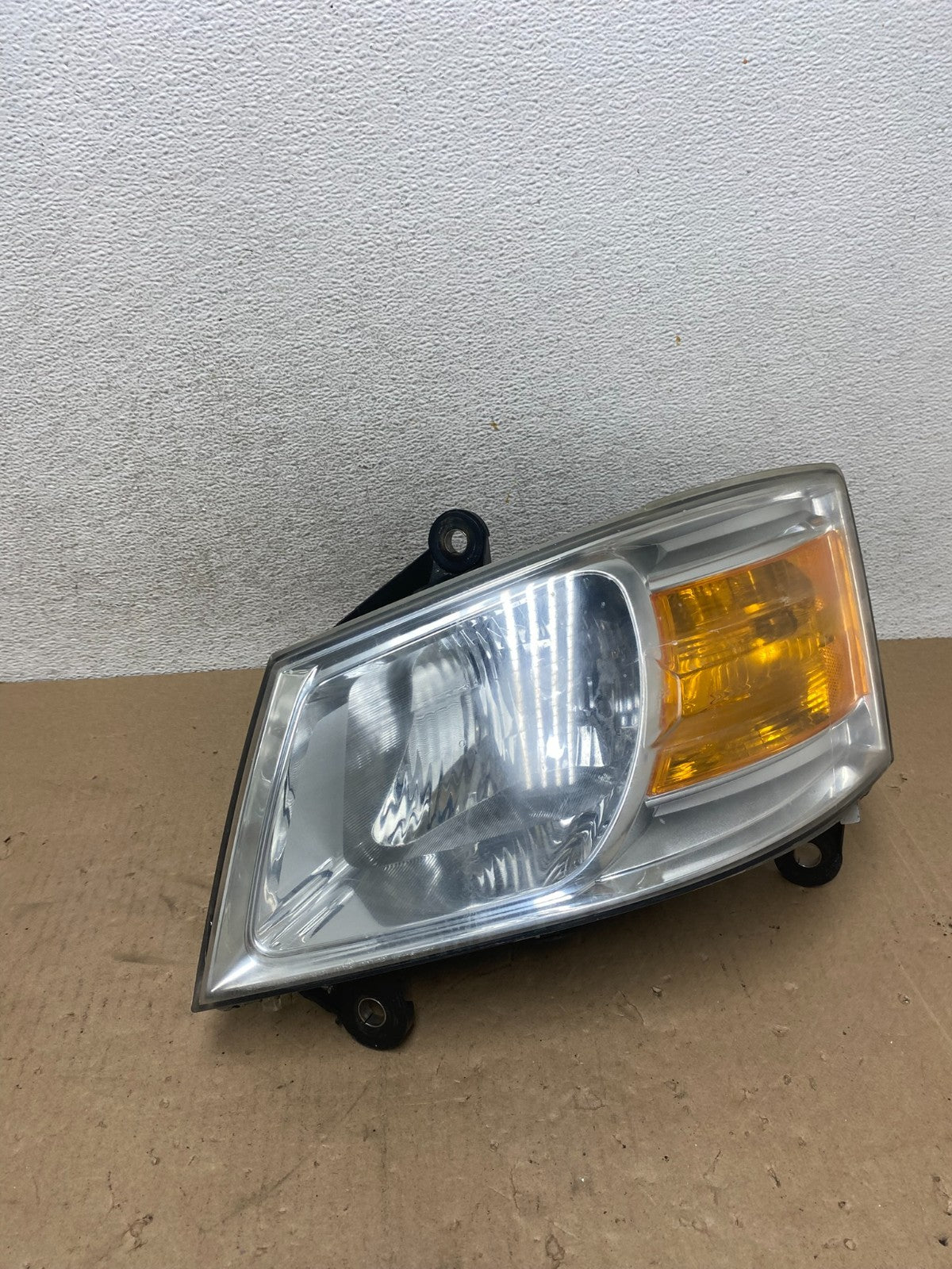 2008 to 2010 Dodge Caravan Left Driver Lh Halogen Headlight AG4765 DW0