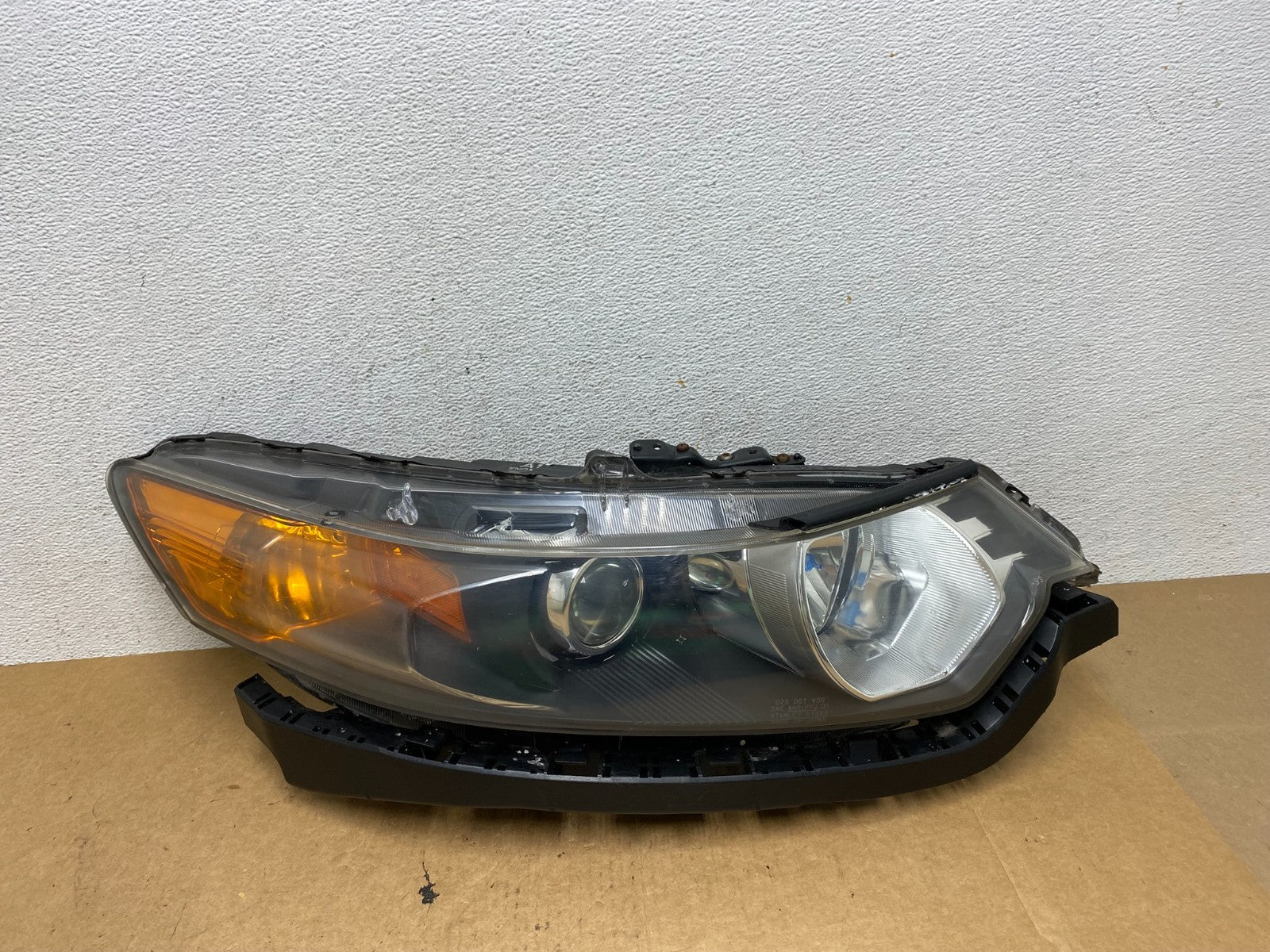 2009-2014 Acura TSX Right Passenger RH Xenon HID Headlight AE3257 DW0