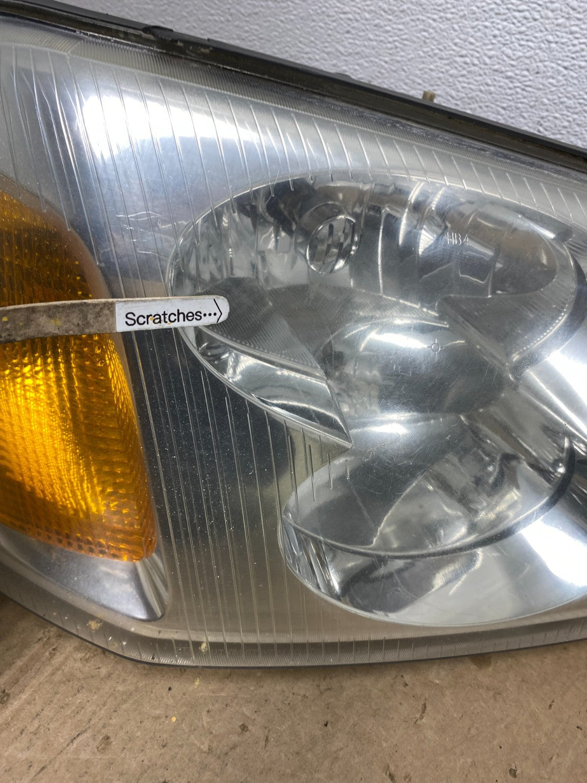 2002 to 2009 Gmc Envoy Right Passenger RH Side Headlight Halogen AC1359 DW3