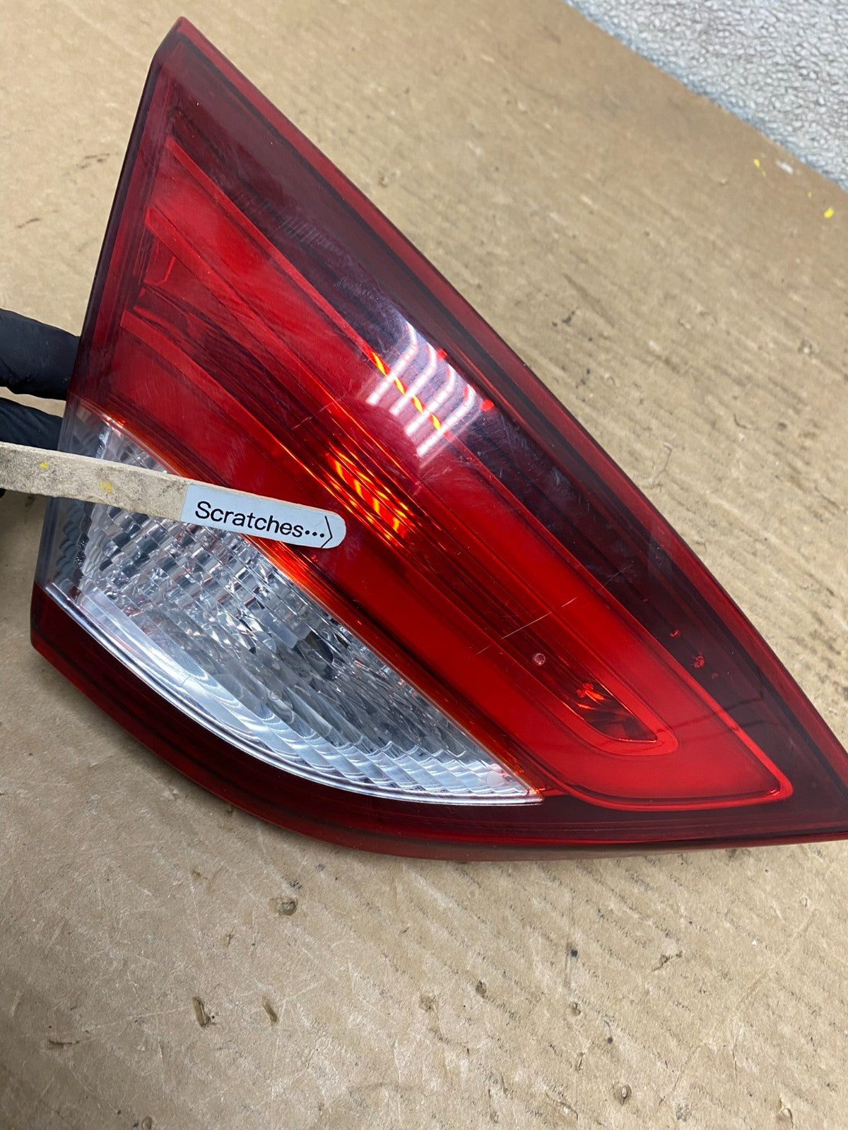 2015 to 2017 Chrysler 200 Sedan Left Driver Side Inner Tail Light Oem Z2677 DW3