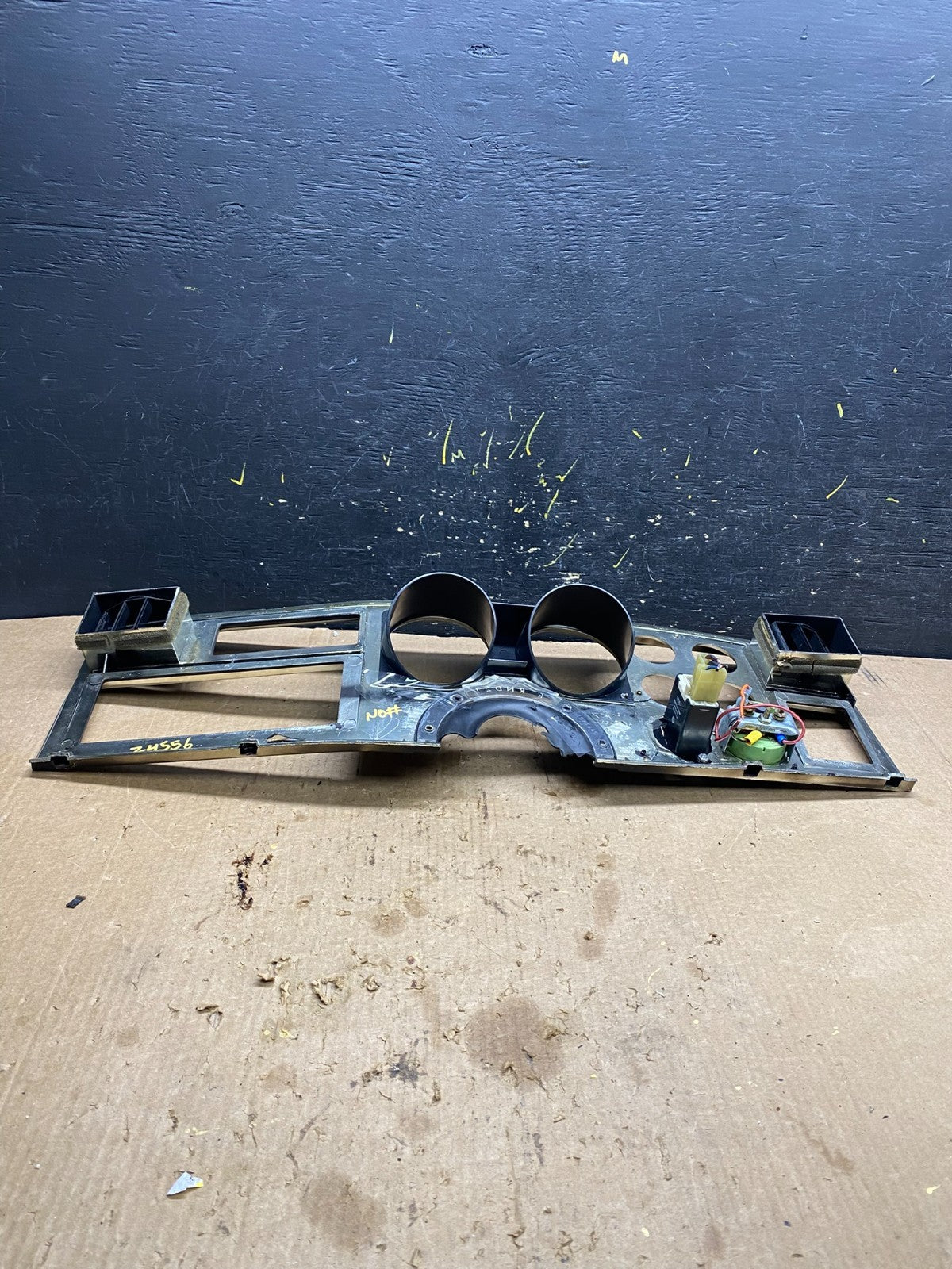 1977 to 1979 LeBaron 1982 to 89 Chrysler 5th Ave Gauge Cluster Bezel Trim Z45564