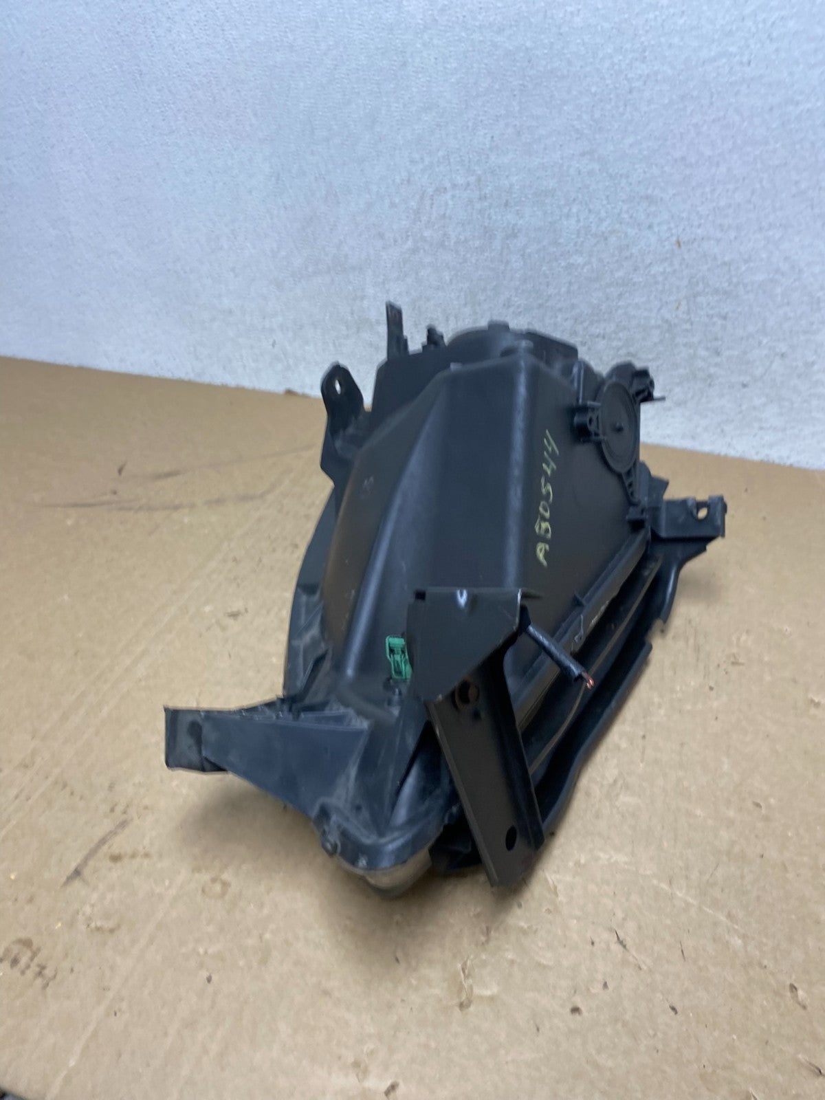 2002 to 2004 Honda CRV CR-V Right Passenger RH Halogen Headlight AG0544 DW8