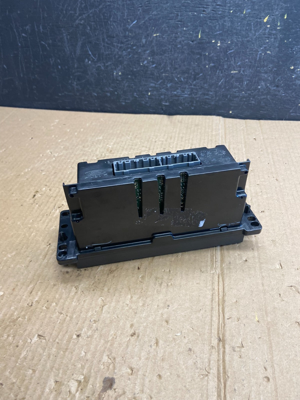 2003 to 2006 Lincoln Town Car Climate Control Panel ae4039 DG4