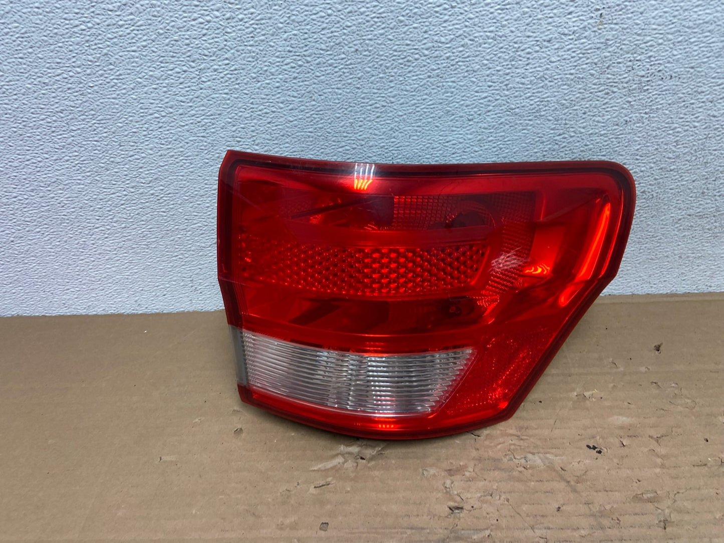 2011-2013 Jeep Grand Cherokee Right Passenger Side Rh Tail Light AD4319 LK0