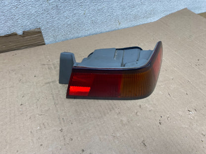 1997 1998 1999 Toyota Camry Tail Light Right Passenger Rh Side U7126 DW2