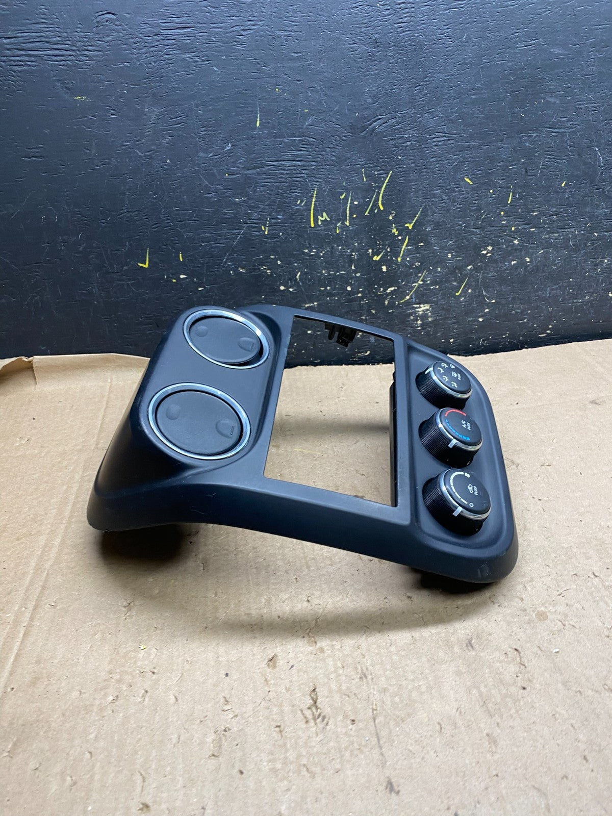 2011 to 2017 Jeep Compass Dash Climate Temperature Control Radio Bezel Z1705 DG1
