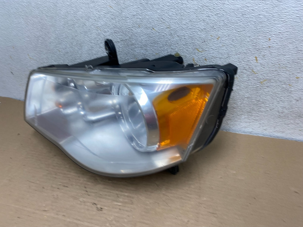 2008 to 2016 Chrysler Town and Country Left Driver Lh Side Headlight AH9481 DW1