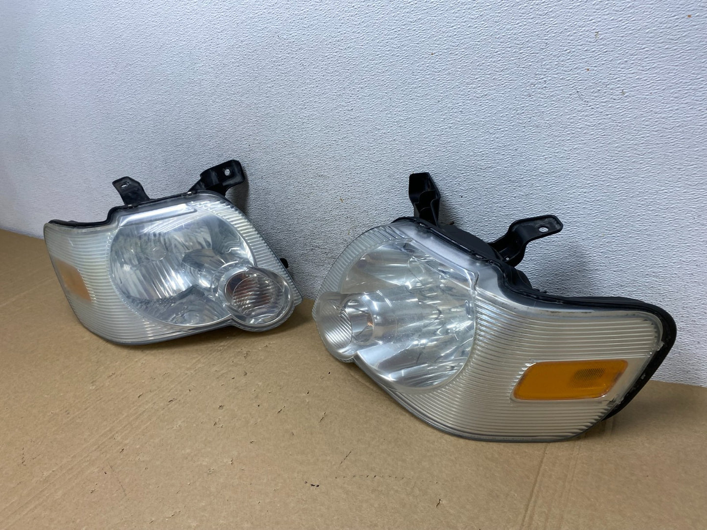 2006 2007 2008 2009 2010 Ford Explorer Left+Right Set Headlights AF7320 DW1
