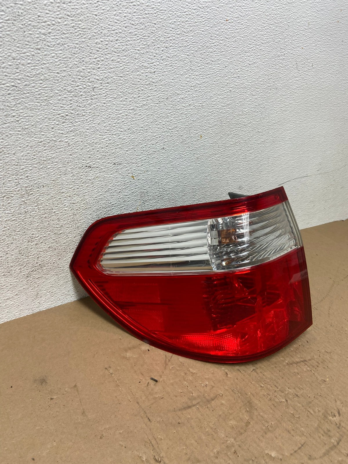 2005 2006 2007 Honda Odyssey Left Driver LH Side Tail Light AD78717 LK1