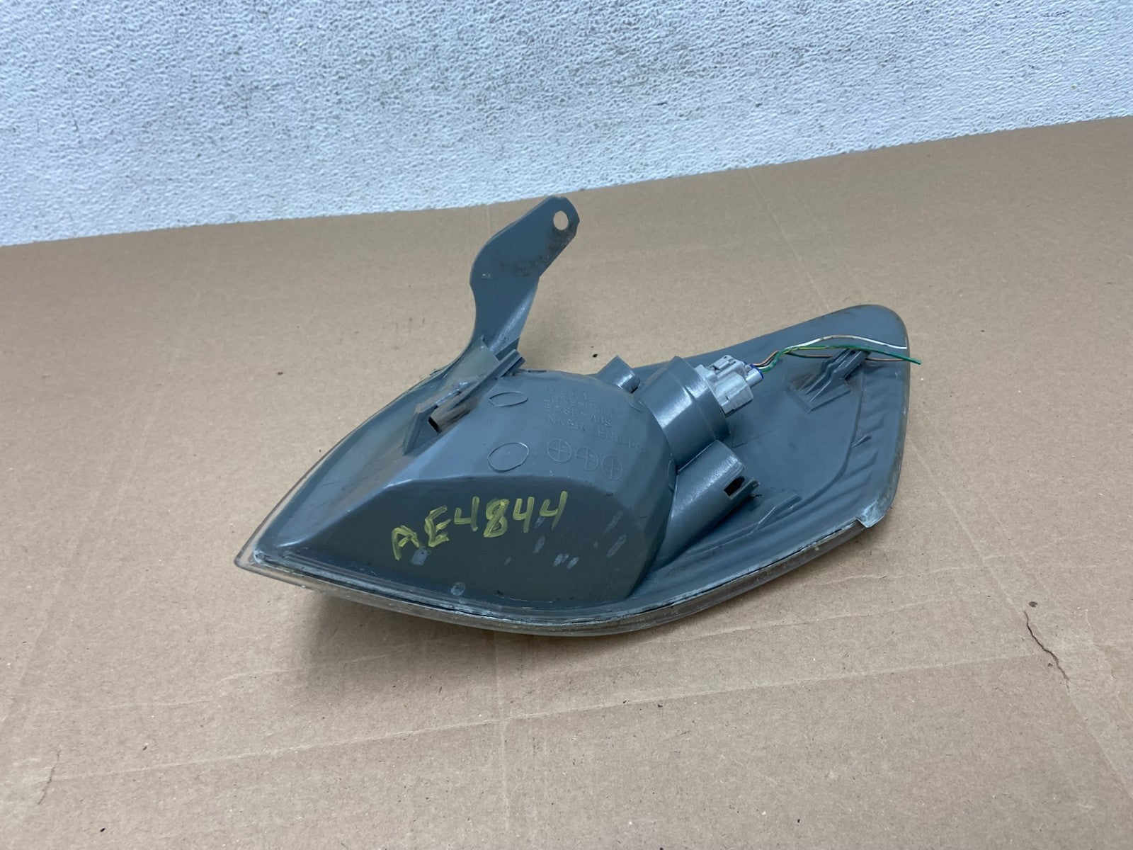 2000 - 2001 Toyota Camry Front Right Passenger RH Turn Signal AE4844 DW4