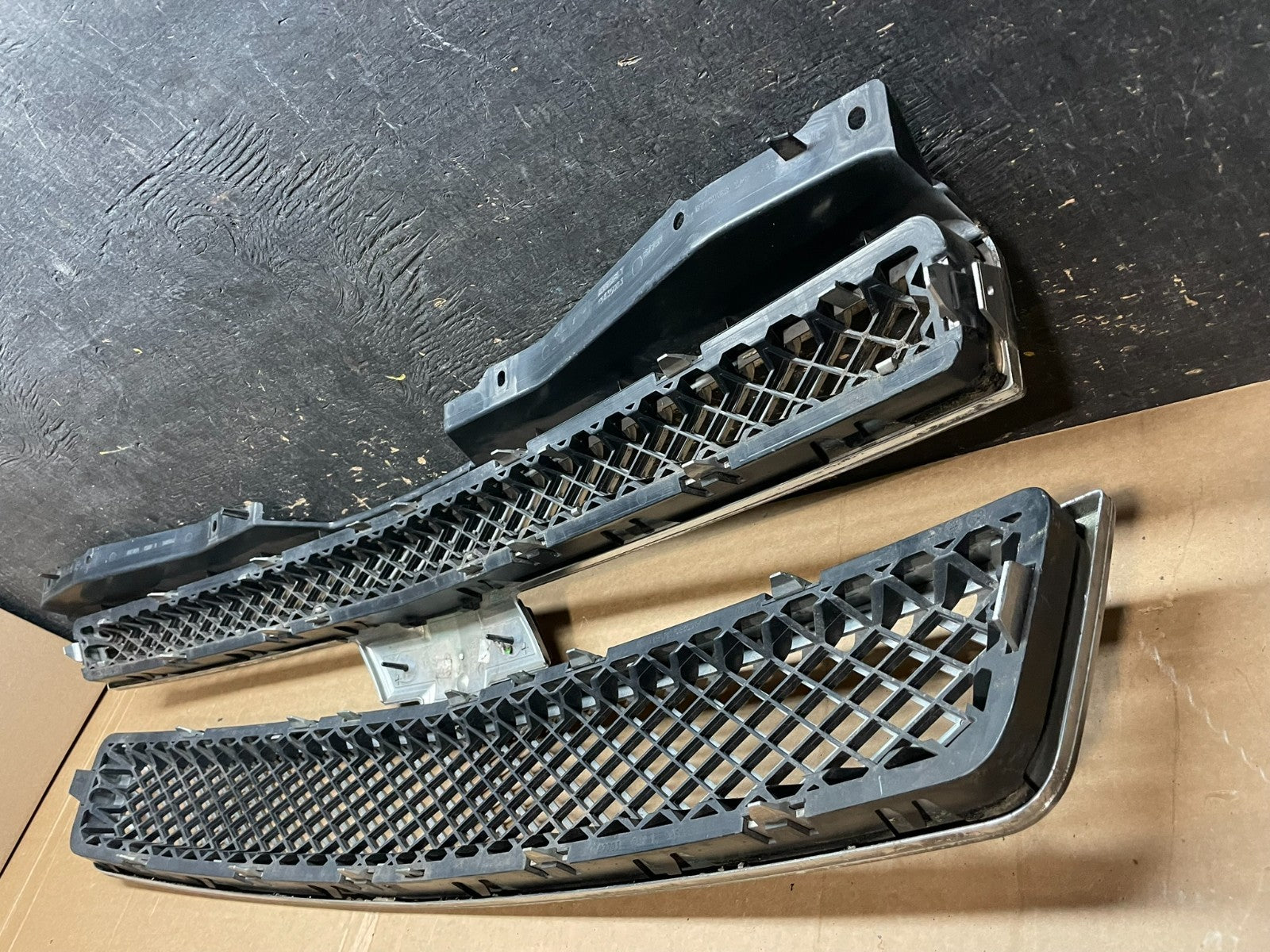 2007 to 2014 Chevrolet Avalanche Front Upper Lower Set Grill Grille Oem Z5723 DG10