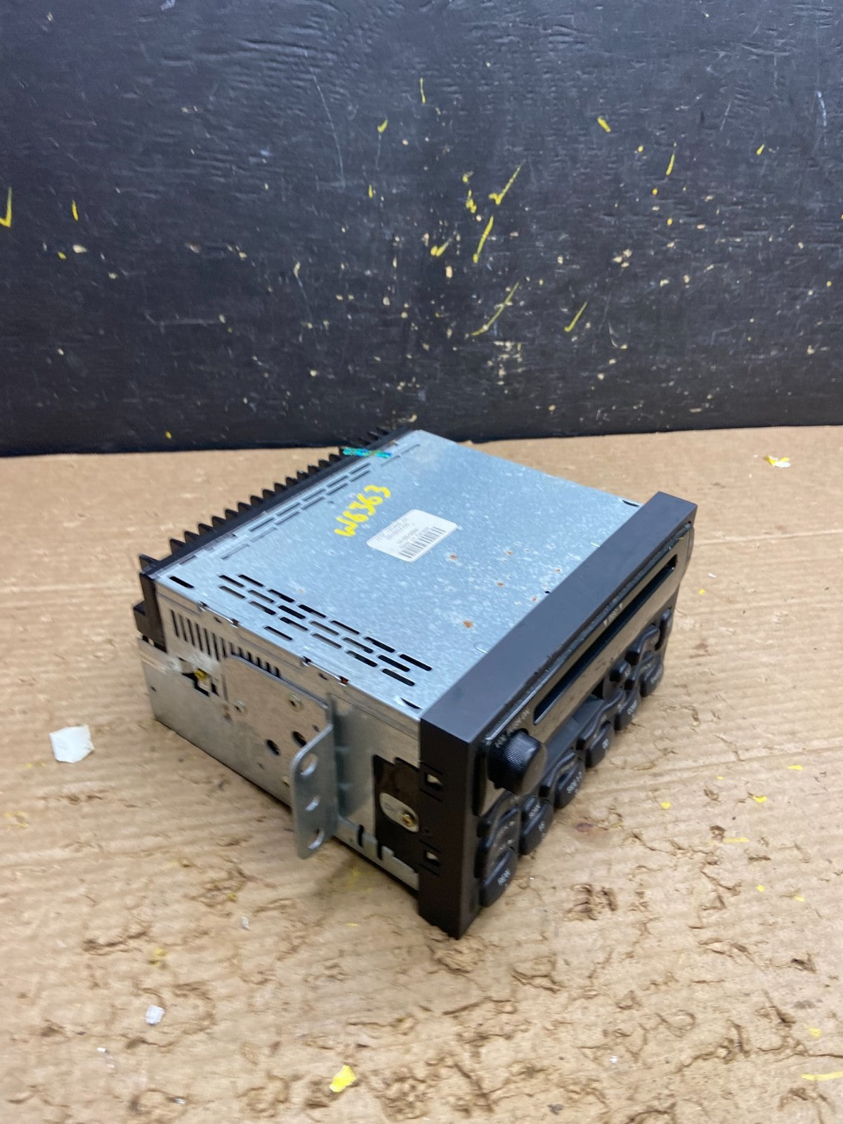 2001 2002 Nissan Quest Radio Receiver Sat AM FM CD  Screen Display w6363 DG1