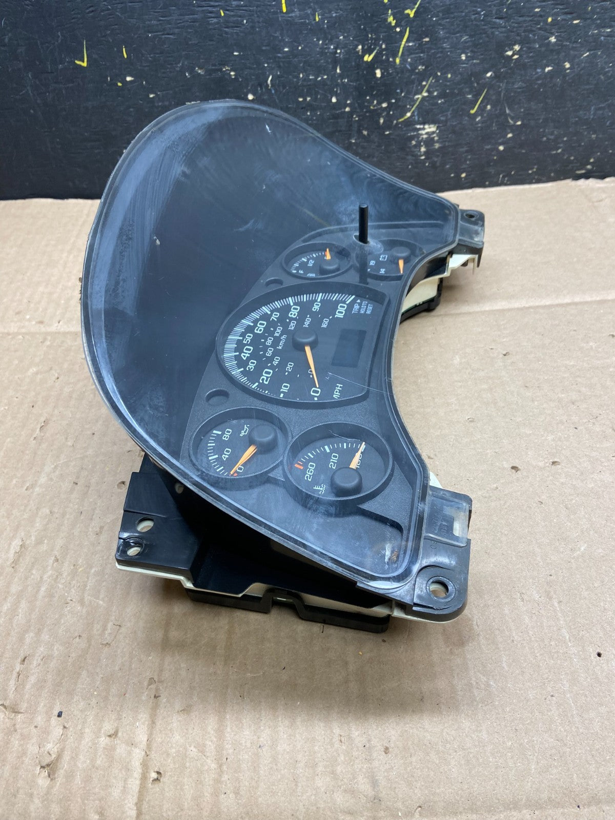2004 to 2007 Chevrolet Express Speedometer Cluster Gauge OEM  y2226 DG1