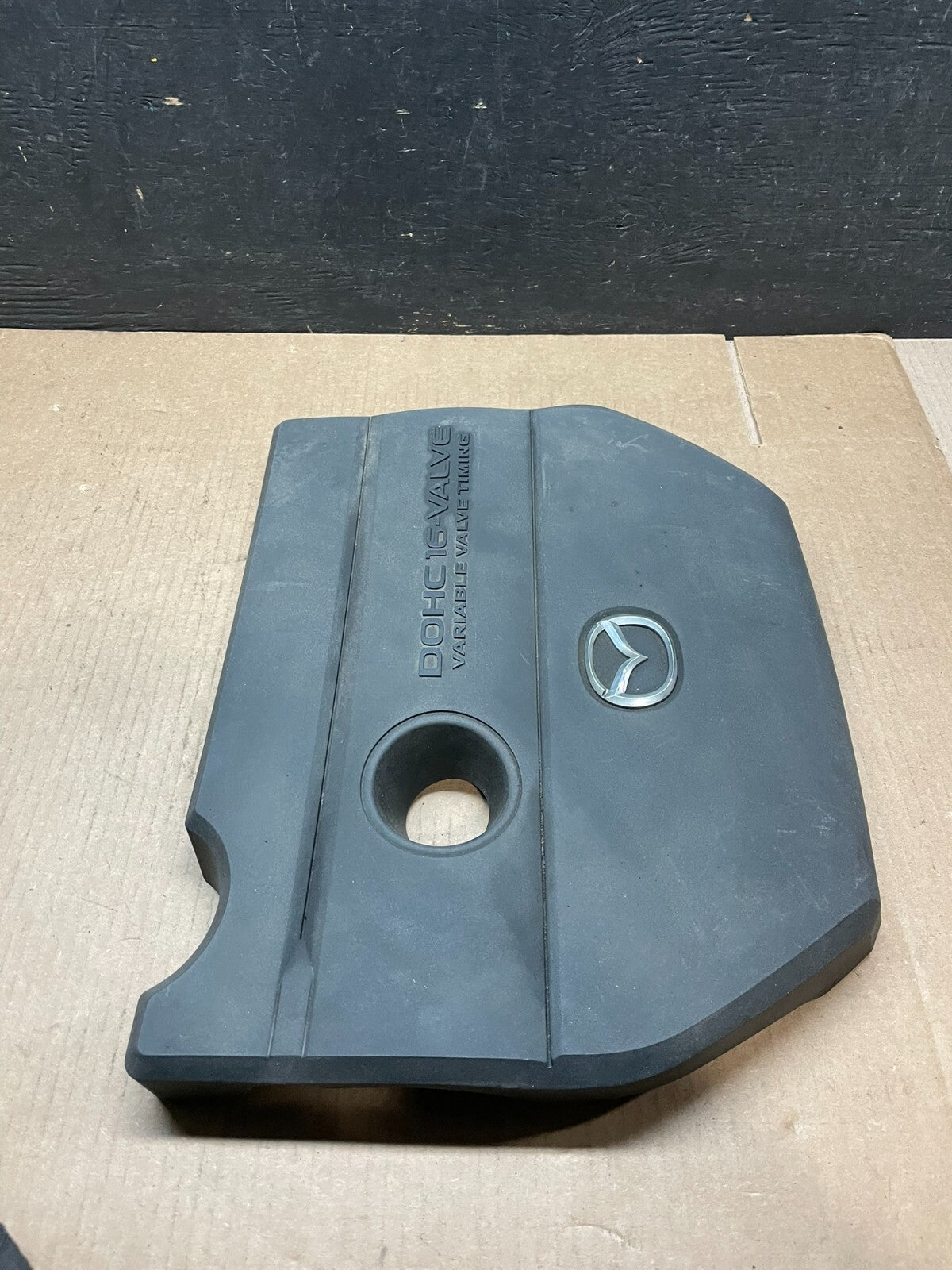 2004 to 2009 Mazda 3 DOHC 16 VALVE Engine Shield Top Cover J7374 PS3