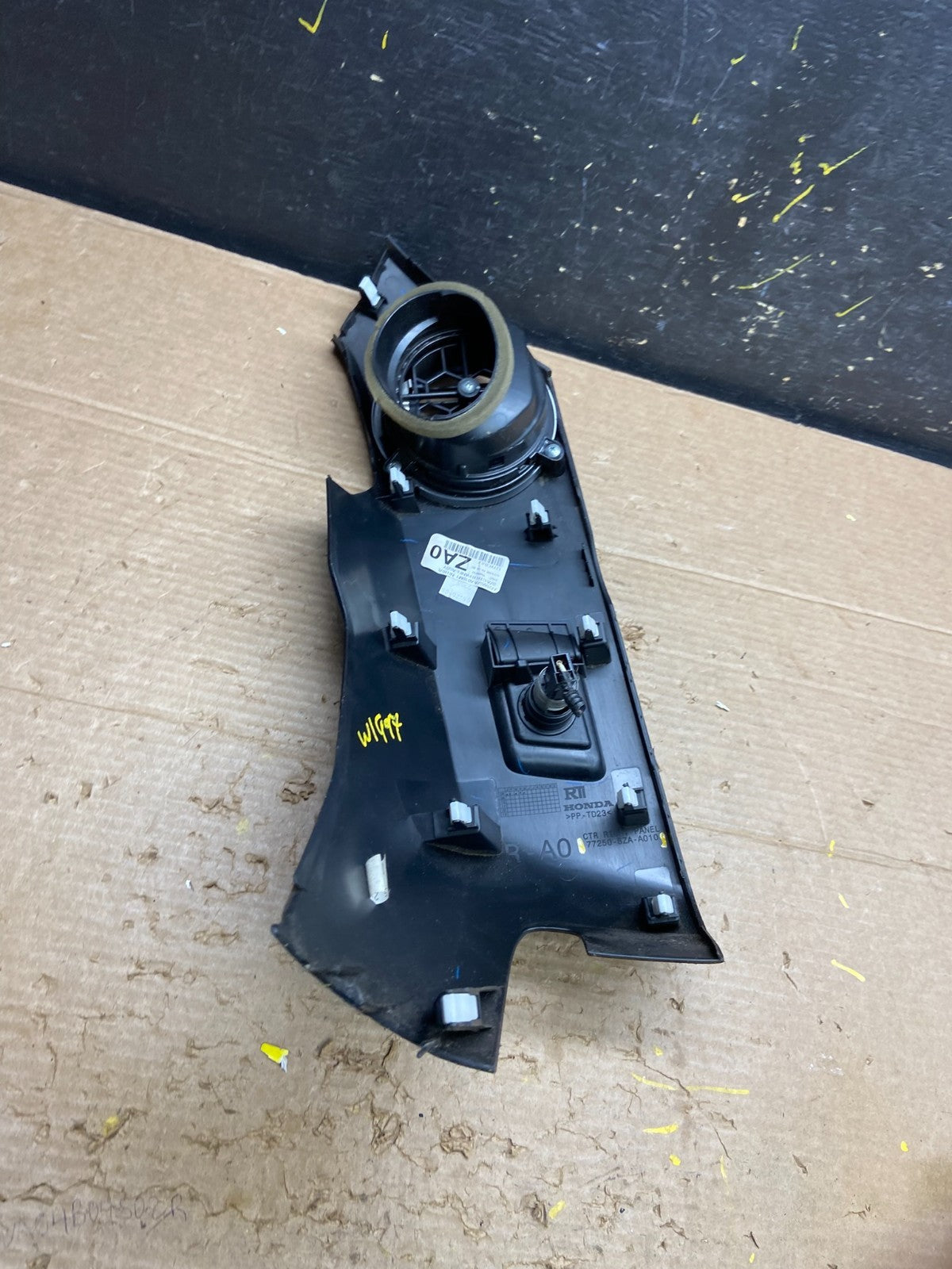 2009-2015 Honda Pilot Right Passenger Dash Vent Center Panel Bezel OEM W1997 DG4
