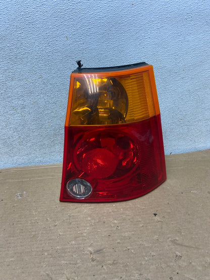 2004 to 2006 Chrysler Pacifica Right Passenger Rh Side Tail Light AH8408 LK0