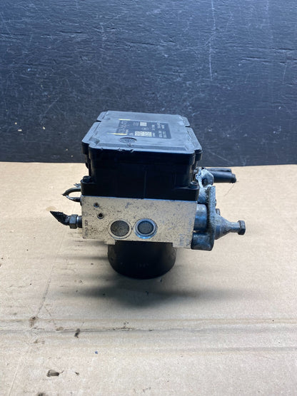 2008 2011 Mercedes W204 C300 ABS Anti Lock Brake Pump Module AE9994 DG4