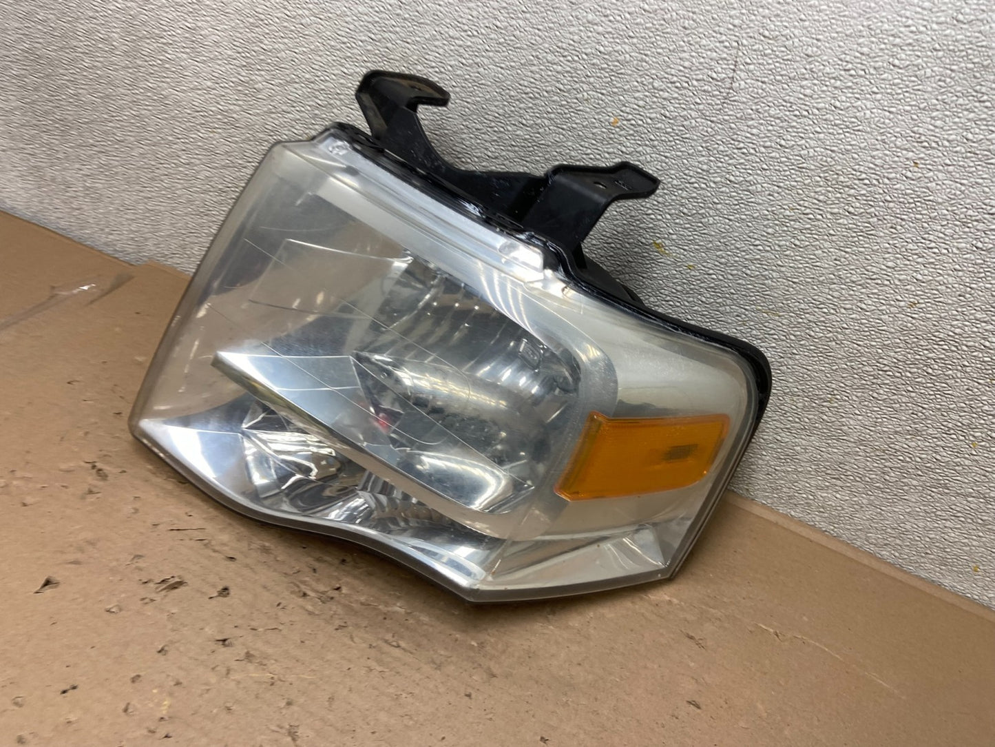2007 - 2014 Ford Expedition Left Driver LH Side Headlight Halogen Oem AB0153 DW1