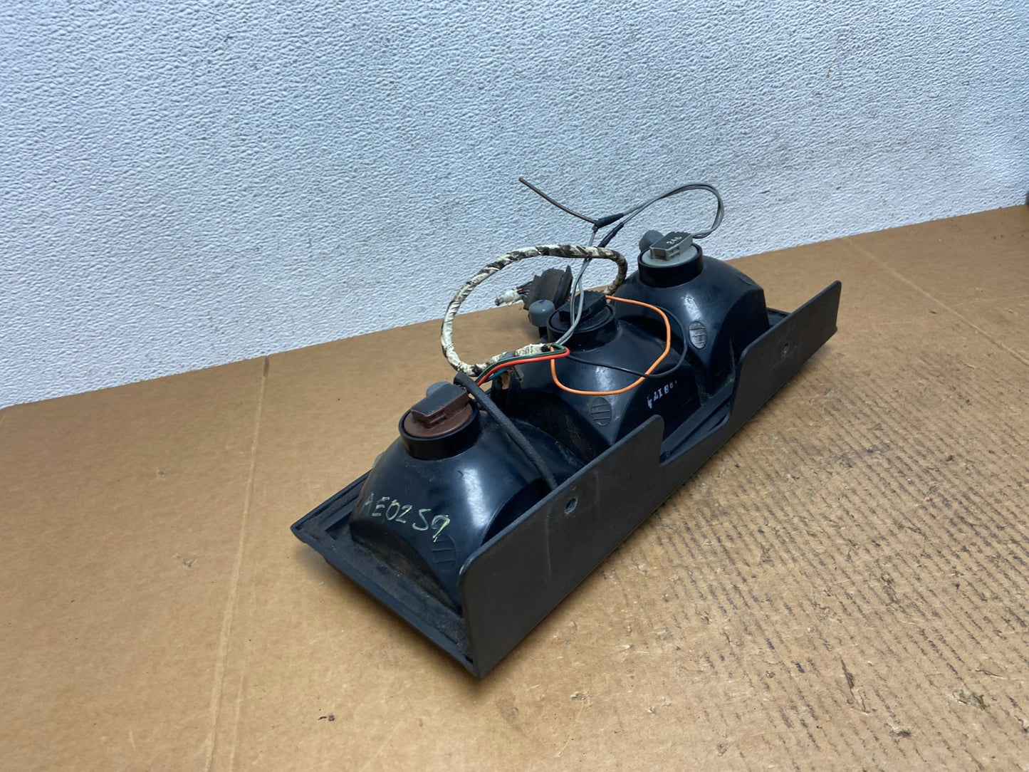 2003 to 2004 Hummer H2 Right Passenger RH Side Tail Light AE0259 LK4